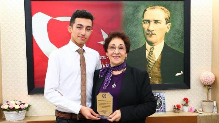 Beşiktaş Atatürk Anadolu Lisesi’nden Güner’e teşekkür