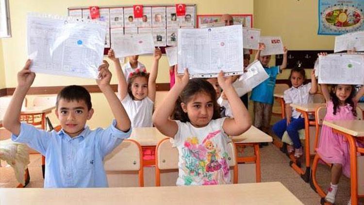 Öğrencilere ilk kez Sosyal Etkinlik Belgesi verildi