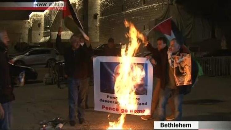 Filistinliler ABD Başkan Yardımcısını protesto etti