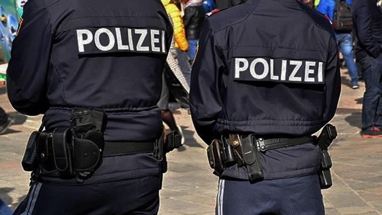 Darmstadt’da polis, bıçaklı saldırganı vurdu