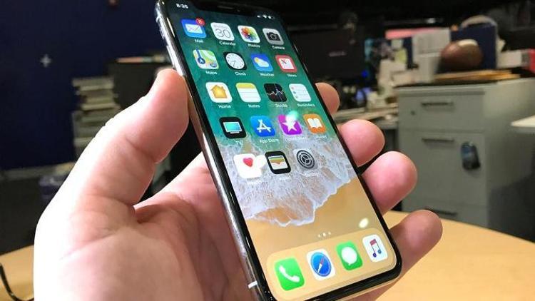 Beklenen ilgiyi görmeyince Apple iPhone Xin üretimini durduruyor