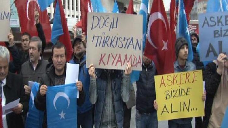 (Yeniden) - Doğu Türkistanlılardan gönüllü askerlik başvurusu