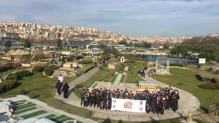 Vandan 100 öğrenci Çanakkale ve İstanbula  gönderildi