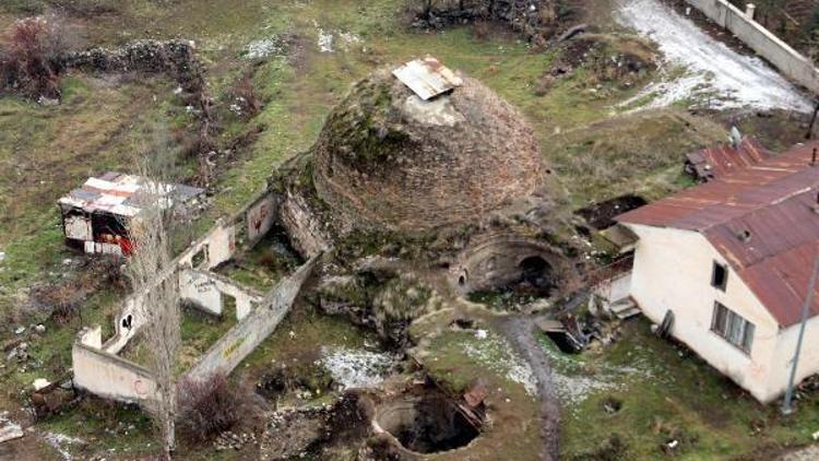 Tarihi hamam çürümeye terk edildi