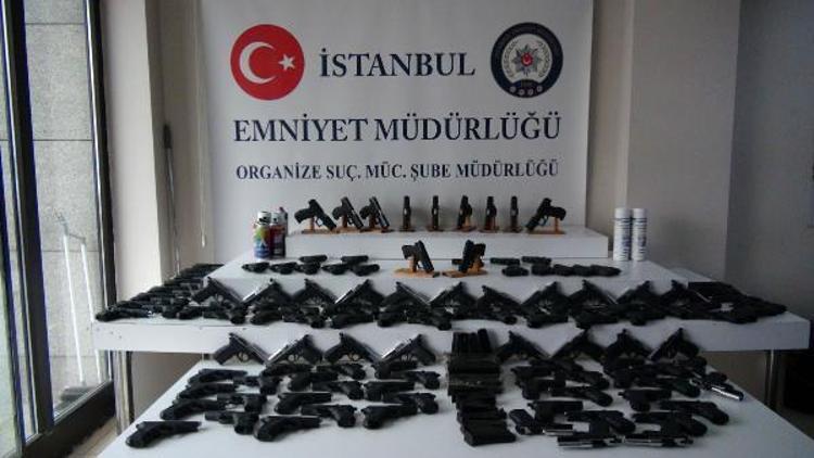 İstanbulda silah operasyonu: Kurusıkıdan bozma tabancalar ele geçirildi