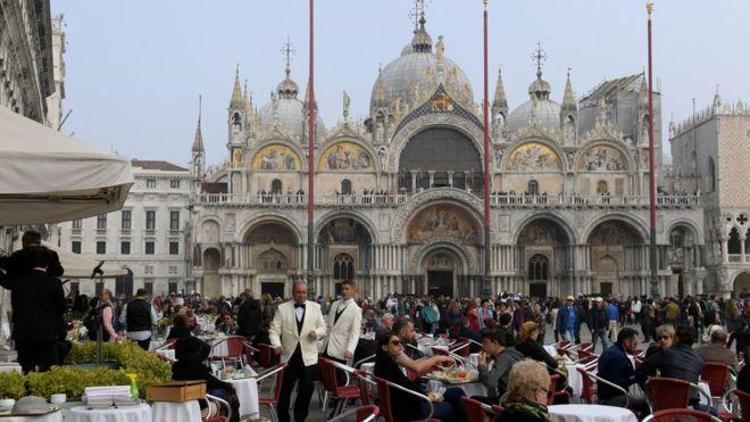 Venedikte 4 Japon turiste kesilen 1100 euro hesap isyan ettirdi