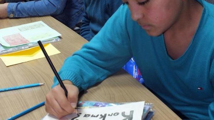 Öğrencilerden Zeytin Dalı Harekatına katılan askerlere moral mektubu