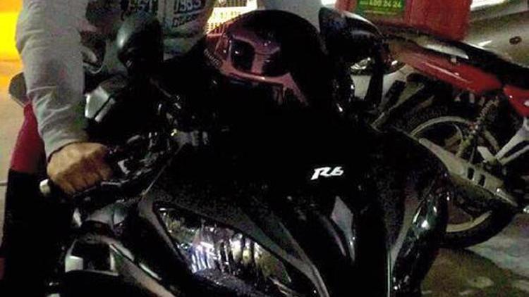 Motosiklet direğe çarptı; motosiklet kulübü başkanı ve arkadaşı öldü