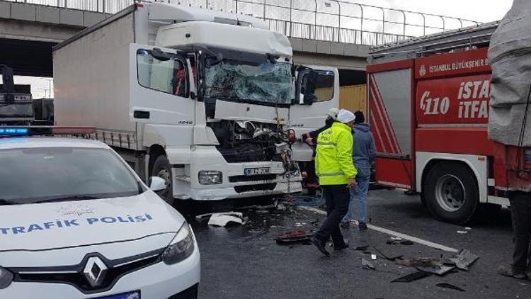 Hadımköy Gişelerde kaza: TEM Otoyolu Edirne İstikameti trafiğe kapandı (1)