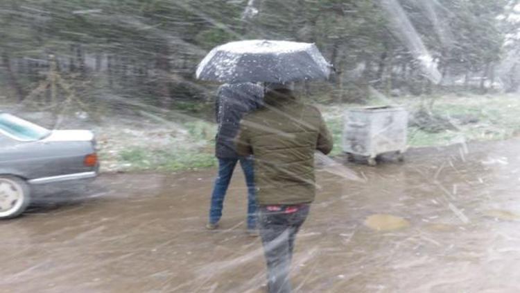 Ek fotoğraflar // İstanbulda kar yağışı