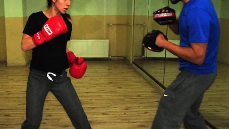Milli boksör Sema Çalışkan: Nevşehirde 7nci şampiyonluğu elde etmek istiyorum