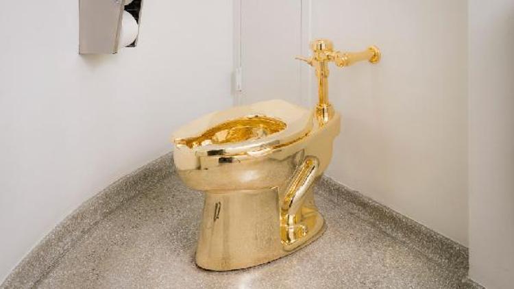 Guggenheimdan Trumpa altın tuvalet teklifi