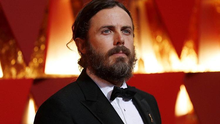 Cinsel tacizle suçlanan Casey Affleck, Oscar sunuculuğundan çekildi