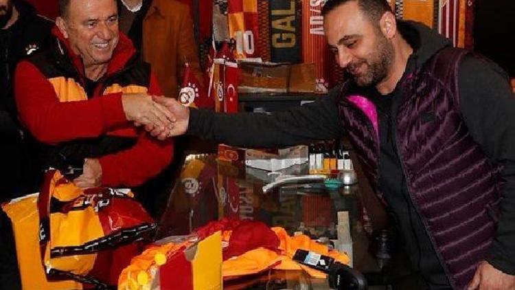 Galatasaraylı futbolcular da Yellow Fridaye katıldı