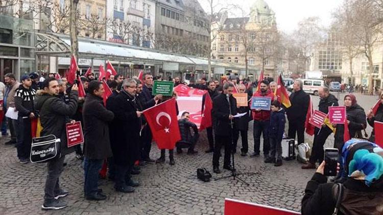 Bonn’lu Türklerden destek gösterisi