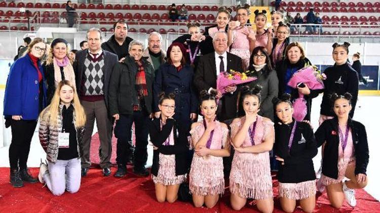 Türkiye Senkronize Buz Pateni Şampiyonasına yoğun ilgi
