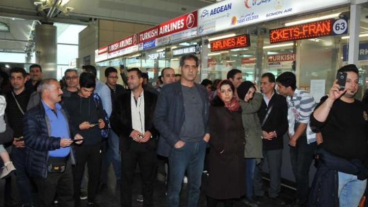 fotoğraf// Seferleri iptal olan İranlı yolculardan protesto
