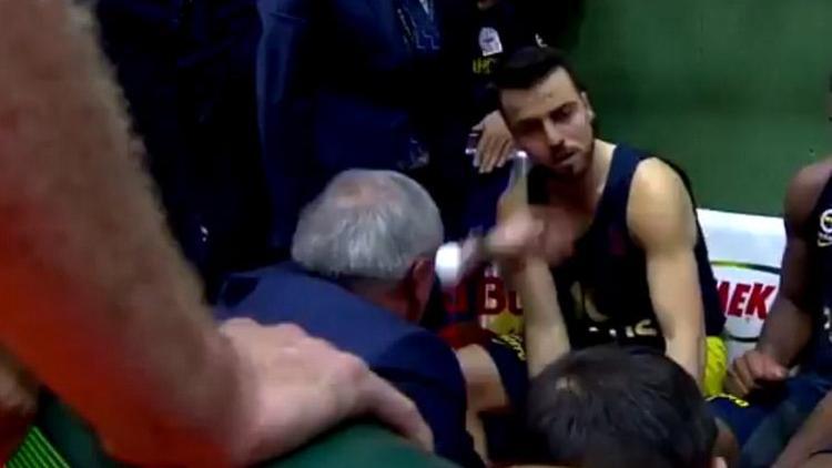 Obradovic Melih Mahmutoğlunu tokat attı