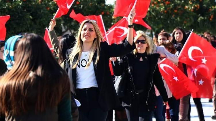 250 kadın gönüllü asker olmak için başvurdu