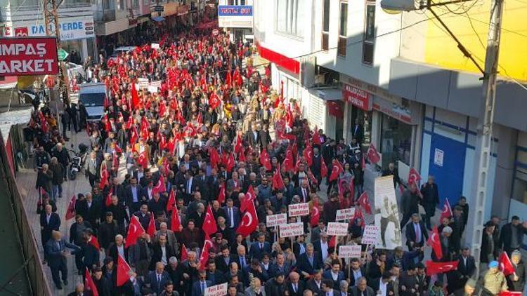Kadirlide binlerce kişi Mehmetçik için yürüdü