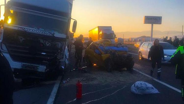 Manisada trafik kazası: 2 ölü