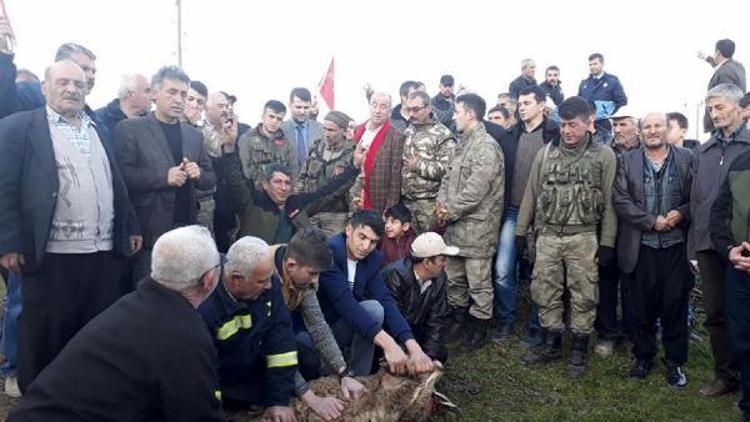 Hasanbeyliden Afrindeki Mehmetçiğe gıda ve su desteği