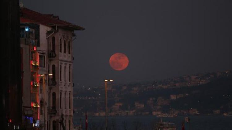 FOTOĞRAF EK//İstanbuldan süper kanlı mavi ay manzaraları
