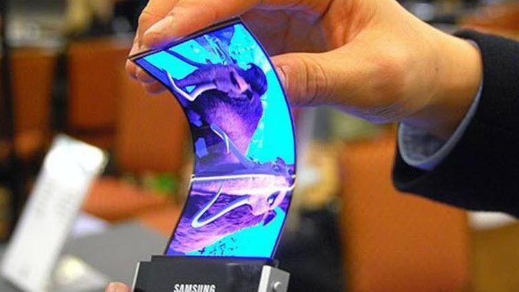 Samsungun katlanabilen telefonu ne zaman geliyor