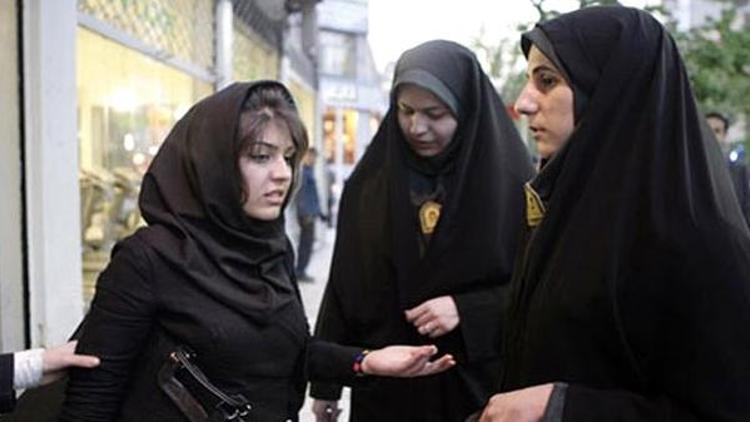 İranda başörtüsü protestosundan 29 kişi gözaltına alındı