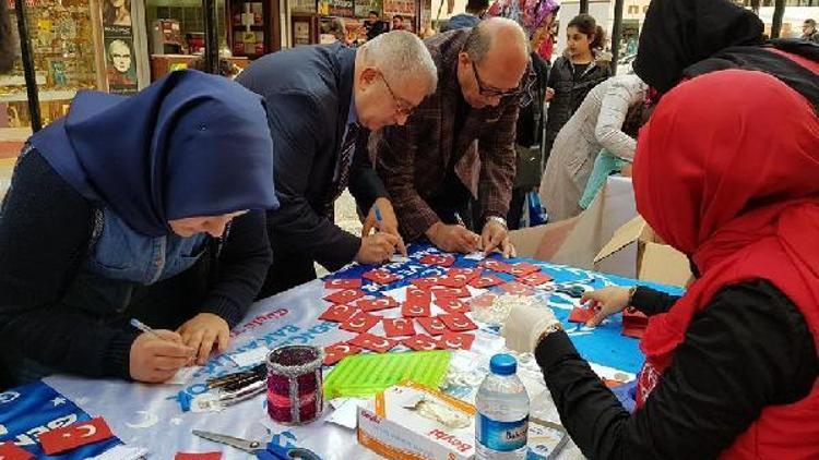 Afrin’deki Mehmetçiğe 2018 mesajlı bayrak