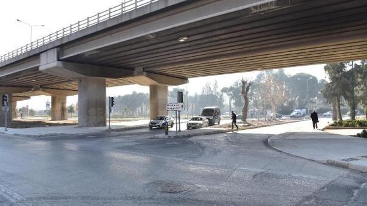 Bornovada trafiği rahatlatan çalışma