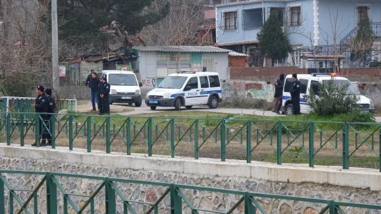 Bursada köprüde el yapımı patlayıcı infilak etti: 1 polis yaralı