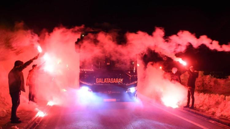 Galatasaray, Sivasta coşkuyla karşılandı