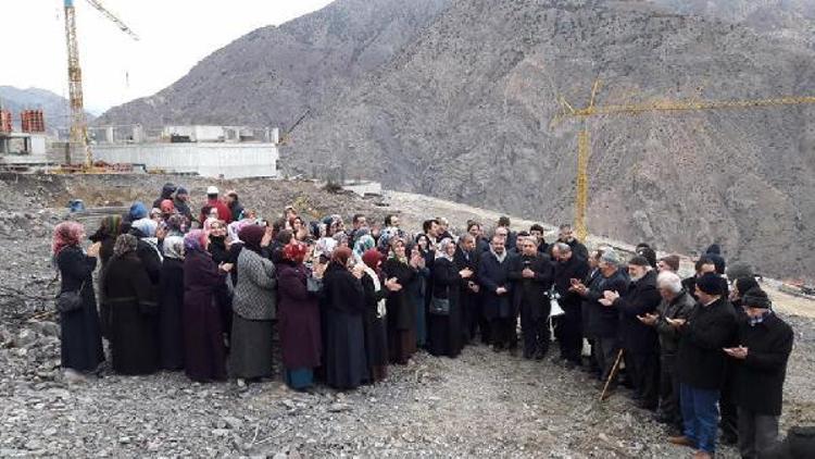 Yusufeli ilçesinin yeni yeri yöre kadınlarına gösterildi