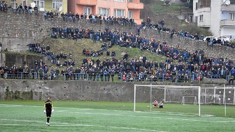 Engin Baytar sevgisi stada sığmadı İlginç görüntü...