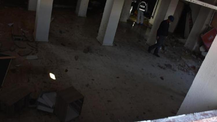 İzmirde okulda doğal gaz patlaması: 1i ağır 5 yaralı/ Ek fotoğraflar