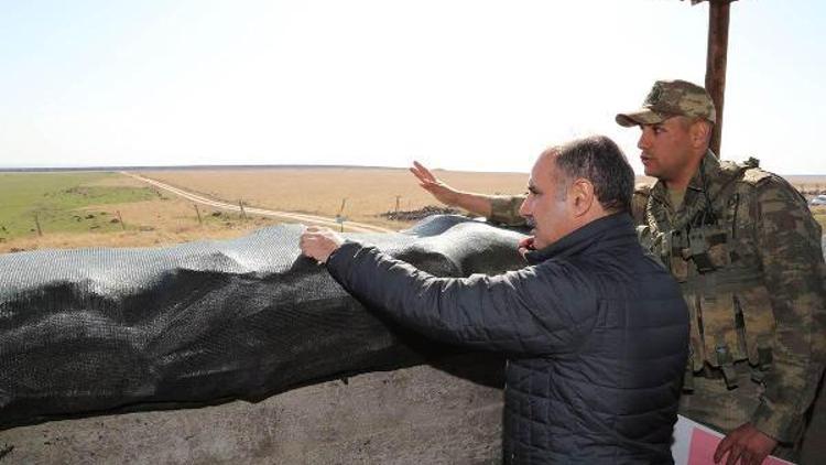 Şırnak Valisi Aktaş, Suriye sınır hattındaki karakolları ziyaret etti