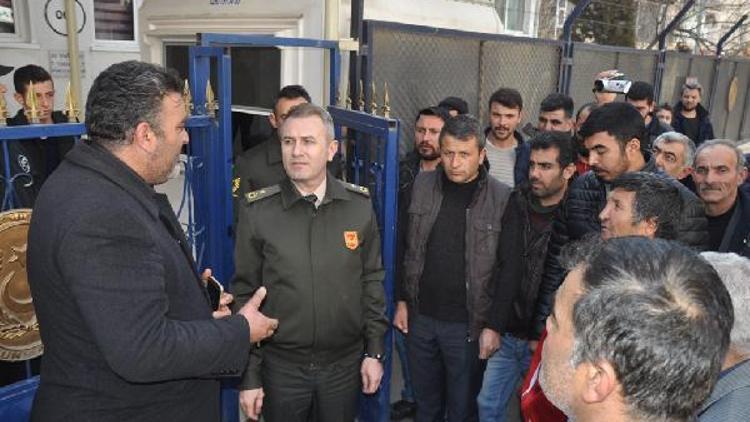 Iğdırda Afrin için askerlik şubesine akın ettiler