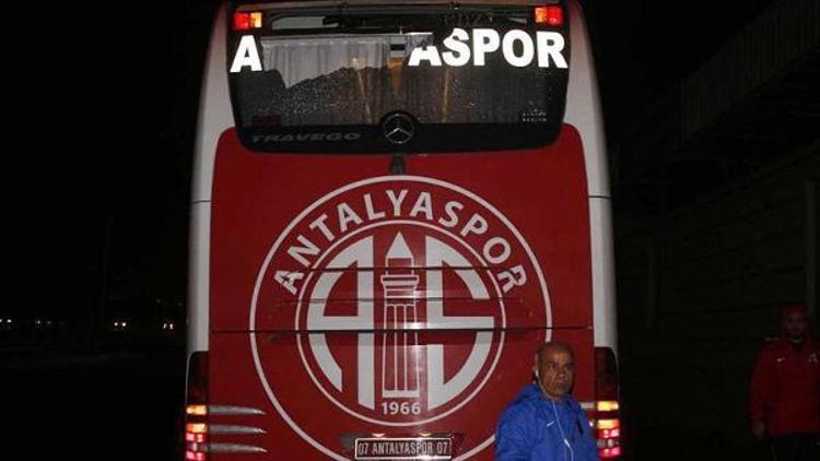 Antalyaspor otobüsünü taşlayan 3 kişi yakalandı