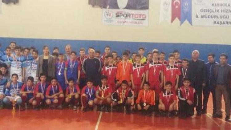 Yıldız Erkekler Futsal’da Kırıkkale Merkez Atatürk Ortaokulu şampiyon oldu