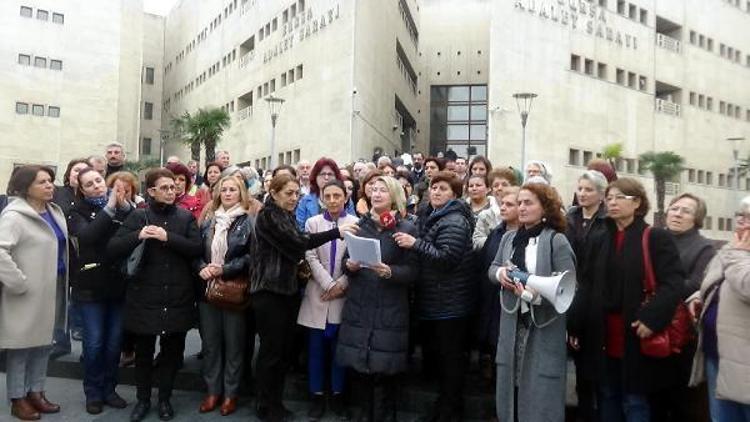Kayışoğlu: CHPli kadınlara hakaret eden öğretmene dava açılması için 40 takla attık