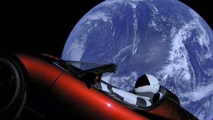 Elon Musk spor arabayı uzaya nasıl yolladı