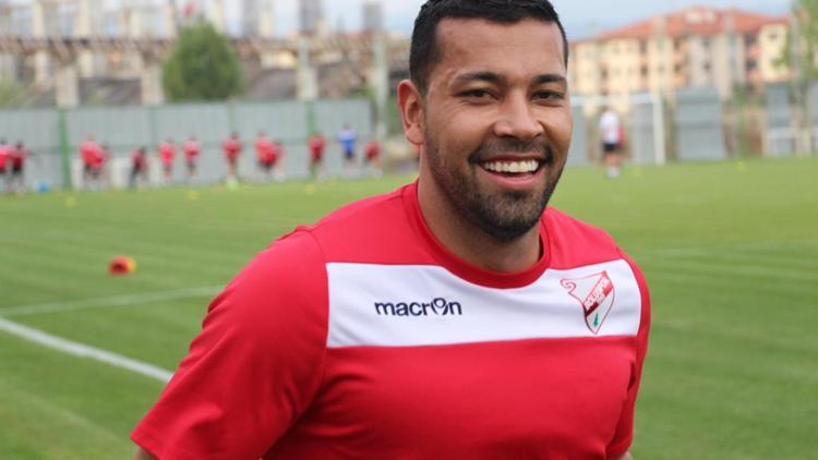 Andre Santos, kariyerini Süper Ligde bitirmek istiyor