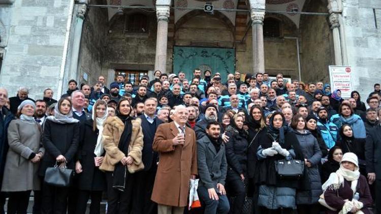 Hanedan üyeleri dağıtılan çorbayı içti, 2. Abdülhamid türbesini ziyaret etti