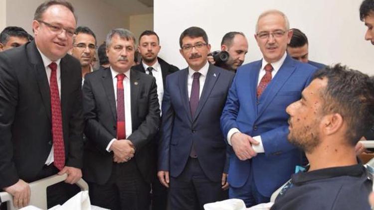 Başkan Çelik Afrin Gazisini ziyaret etti