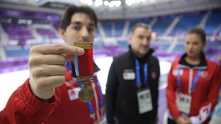 Kış Olimpiyat Oyunlarına dedesinin madalyasını getirdi