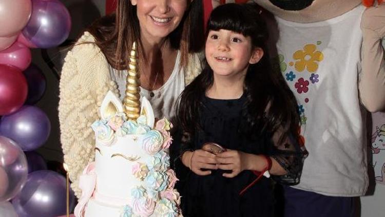 Ayşe Tolga kızı Can Yael’in 8inci yaş gününü kutladı
