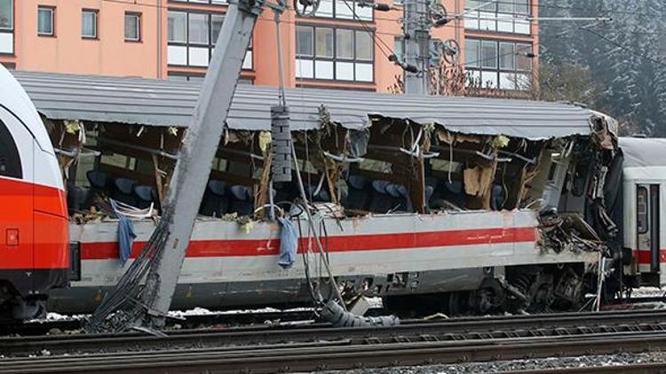 Avusturyada tren kazası: 1 ölü, 22 yaralı