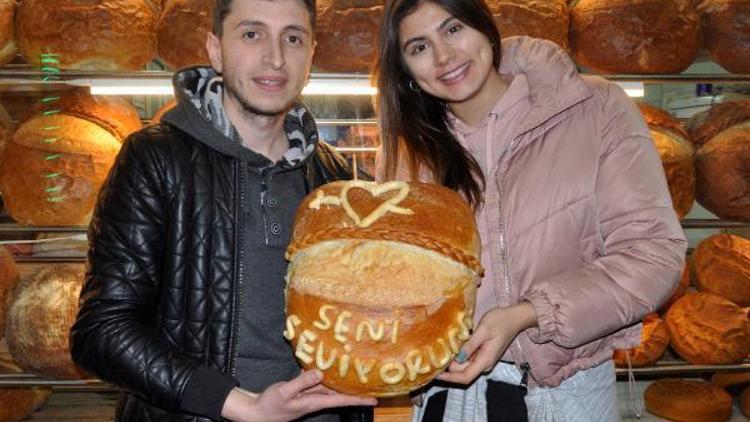 Sevgililer Gününe özel kalpli Vakfıkebir ekmeği