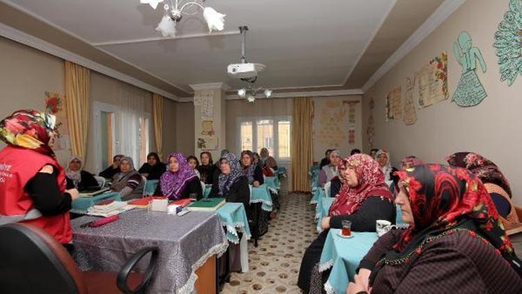 Osmaniyede Kuran kursu kursiyerlerine eğitim